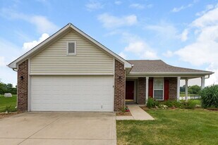6851 W Odessa Way in McCordsville, IN - Building Photo