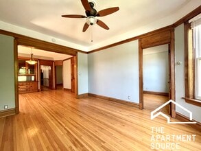 2641 W Logan Blvd, Unit 2 in Chicago, IL - Foto de edificio - Building Photo