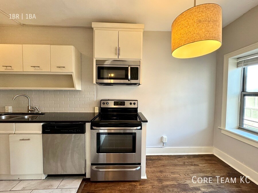 710 W 48th St in Kansas City, MO - Building Photo