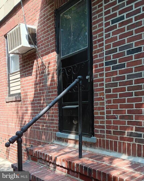 238 Penn Blvd in East Lansdowne, PA - Building Photo