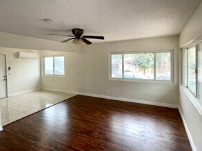 4553 Huntington Dr N in Los Angeles, CA - Building Photo - Building Photo