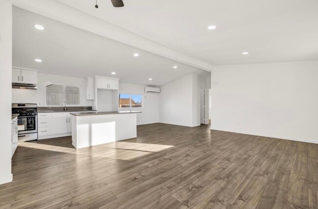 2869 B St in Rosamond, CA - Building Photo - Building Photo