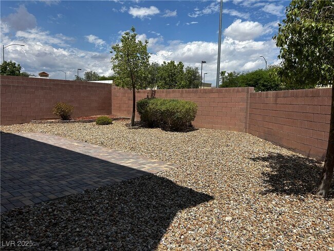 9660 Pictou Ct in Las Vegas, NV - Foto de edificio - Building Photo