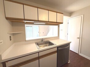 408 Trenton Ct in Aurora, IL - Building Photo - Building Photo