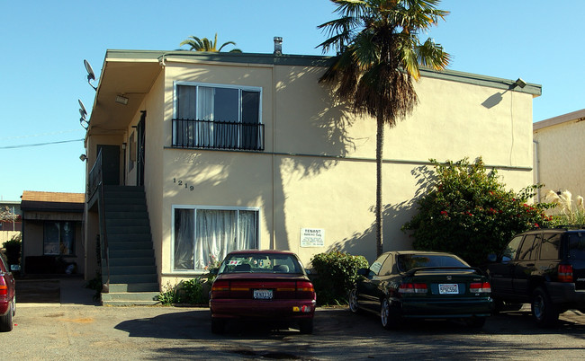 1219-1221 Center Ave in Oceanside, CA - Building Photo - Building Photo