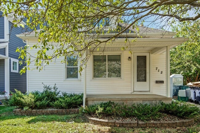 property at 712 Golf Ave