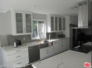 6008 Chariton Ave in Los Angeles, CA - Building Photo - Building Photo