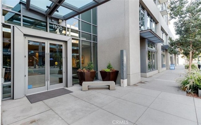 1100 S Hope St, Unit 1213 in Los Angeles, CA - Building Photo - Building Photo