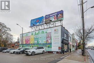 999 Eglinton Ave W in Toronto, ON - Building Photo - Building Photo