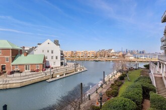 111 Shearwater Ct E in Jersey City, NJ - Building Photo - Building Photo