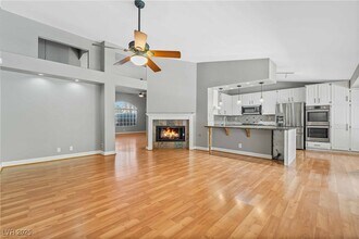 3032 Pier Harbor Dr in Las Vegas, NV - Building Photo - Building Photo