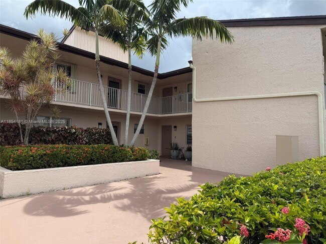 8780 Azalea Ct in Tamarac, FL - Building Photo - Building Photo
