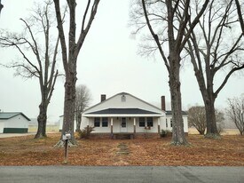 4883 Kemp Dellinger Rd in Maiden, NC - Building Photo