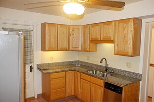 5840 Alderson St, Unit 3 in Pittsburgh, PA - Building Photo