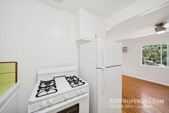 7571 Willoughby Ave in West Hollywood, CA - Building Photo - Building Photo