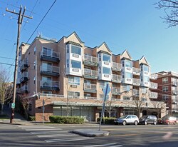 Pickering Place in Seattle, WA - Building Photo