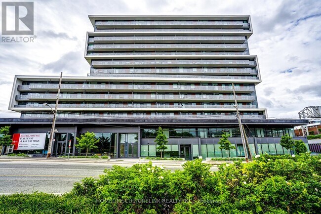 120 Varna Dr in Toronto, ON - Building Photo - Building Photo