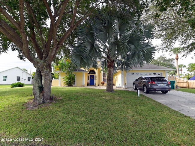 104 Curtis Cir in Sebastian, FL - Building Photo - Building Photo