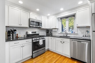 142 Franklin St in Milton, MA - Building Photo - Building Photo