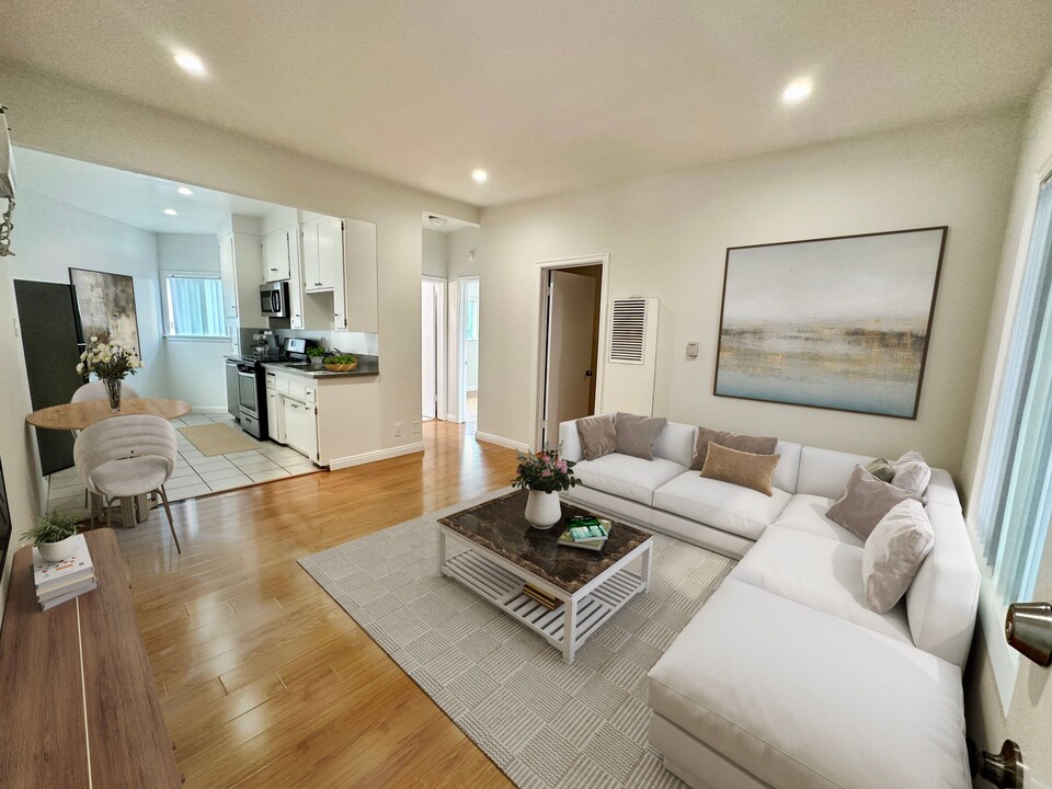 4232 Lindblade Dr in Los Angeles, CA - Foto de edificio