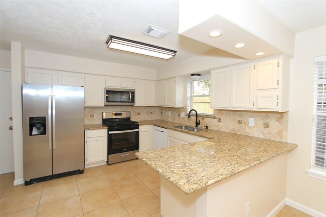 2731 Colony Dr in Sugar Land, TX - Building Photo - Building Photo