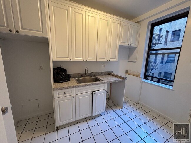 WEST 45 STREET in New York, NY - Building Photo - Building Photo