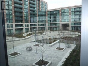 525 Wilson Ave in Toronto, ON - Building Photo - Building Photo