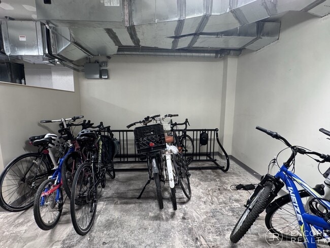 1200 Massachusetts Ave, Unit 409B in Cambridge, MA - Foto de edificio - Building Photo