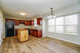 458 Pruden Dr in Pickerington, OH - Building Photo - Building Photo