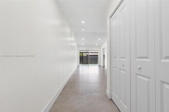 5402 SW 138th Pl in Miami, FL - Building Photo - Building Photo
