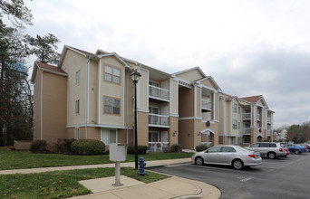 Burnt Oaks in North Beach, MD - Foto de edificio - Building Photo