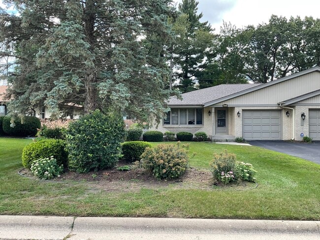 419 Peachtree Cir, Unit Peachtree