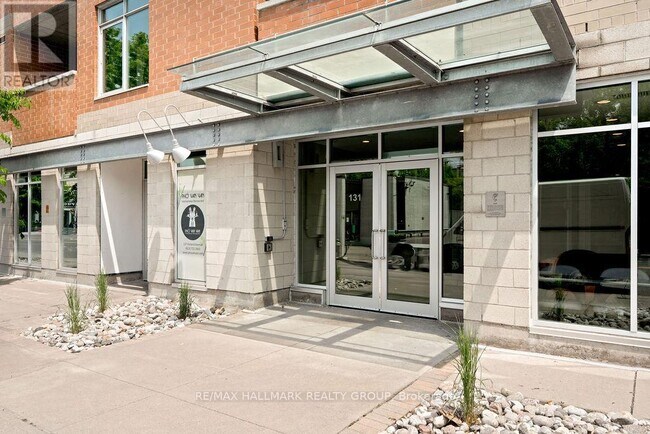 131-131 Holland Ave in Ottawa, ON - Building Photo - Building Photo