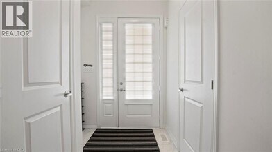 102 Strickland Ave in Brantford, ON - Building Photo - Building Photo