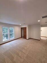 2904 Parkridge Ave in Marinette, WI - Foto de edificio - Building Photo