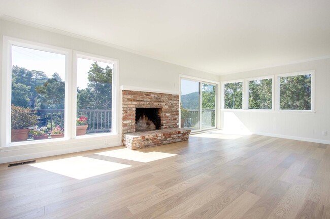 10 Russell Ave in Kentfield, CA - Building Photo - Building Photo