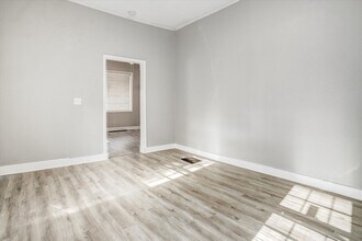 4512 E 9th St in Kansas City, MO - Foto de edificio - Building Photo