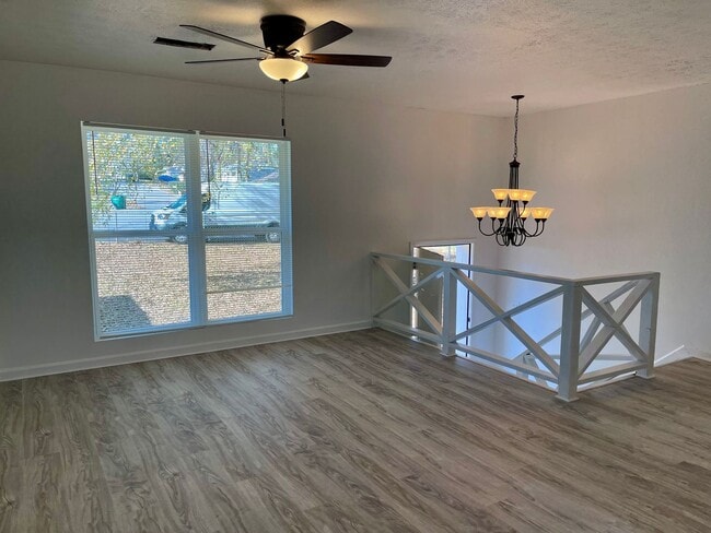 1036 Brian Ln in Forest Park, GA - Foto de edificio - Building Photo