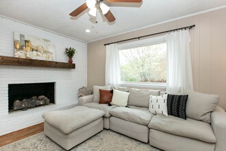 106 Caubleville Dr in Fletcher, NC - Building Photo - Building Photo