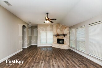 1029 English Oak Dr in Burleson, TX - Building Photo - Building Photo