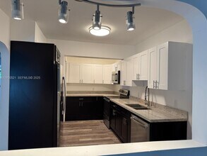 985 NE 115th St in Biscayne Park, FL - Building Photo - Building Photo