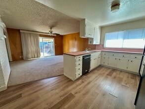 1962 Evergreen Ave in San Leandro, CA - Building Photo - Building Photo