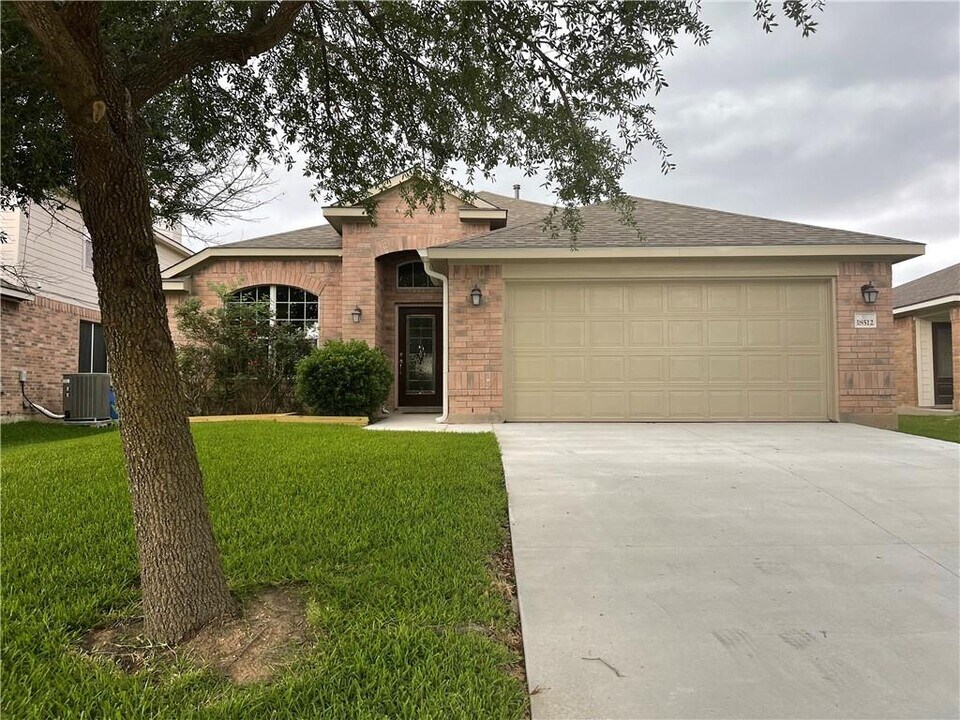 18512 Sandy Bottom Dr in Pflugerville, TX - Building Photo