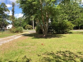 196 Brookview Dr in Valdosta, GA - Foto de edificio - Building Photo