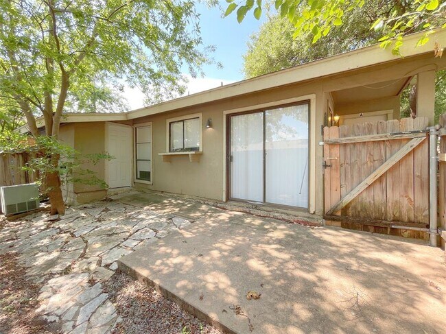 2809 Parker Ln in Austin, TX - Building Photo - Building Photo