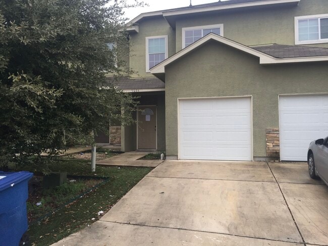 4923 Flipper Dr