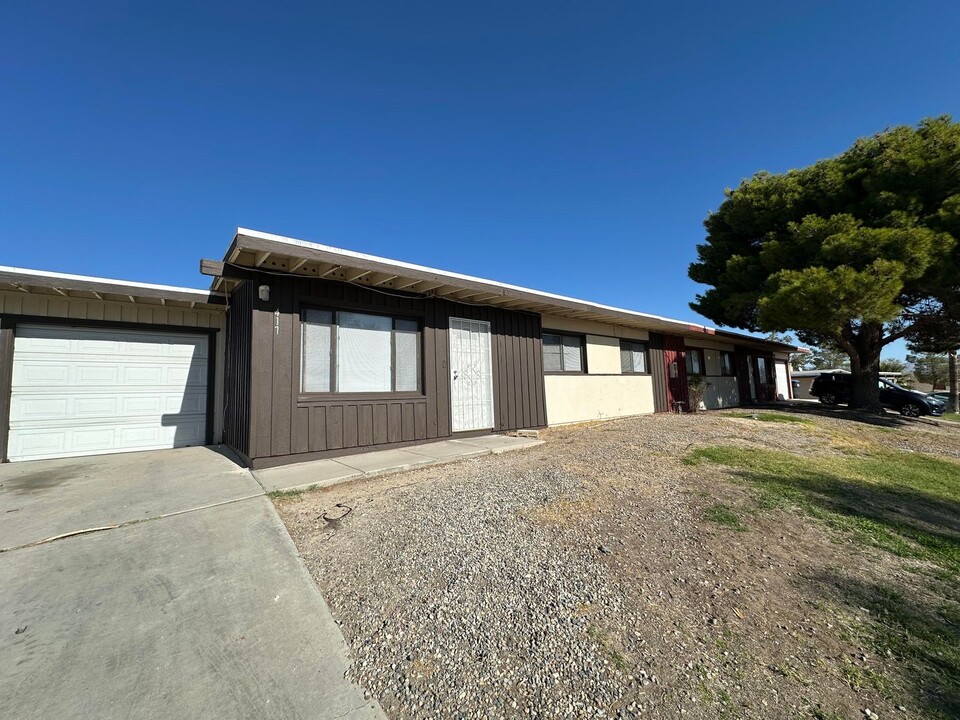 417 Sahara Dr in Ridgecrest, CA - Foto de edificio