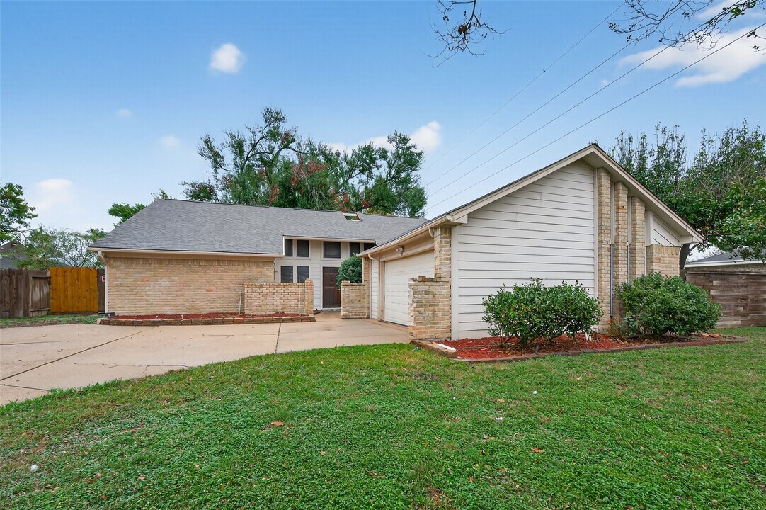 6102 Crakston St in Houston, TX - Building Photo