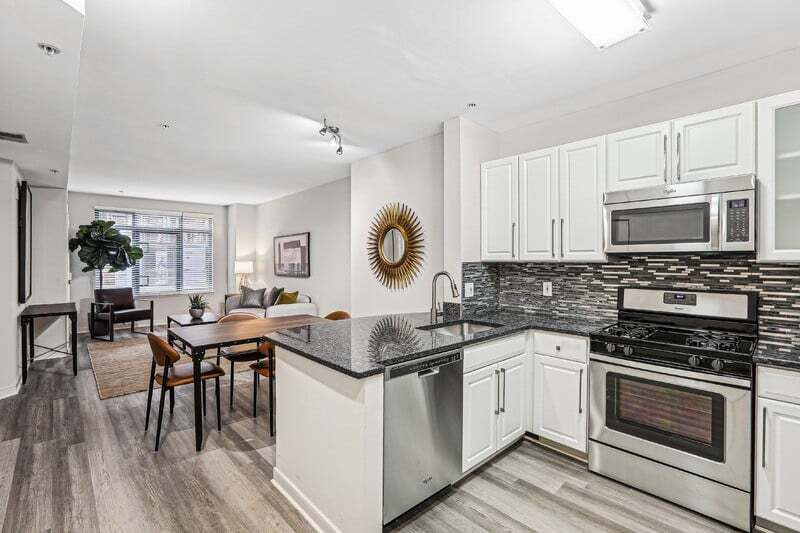 The Barton at Woodley in Washington, DC - Foto de edificio