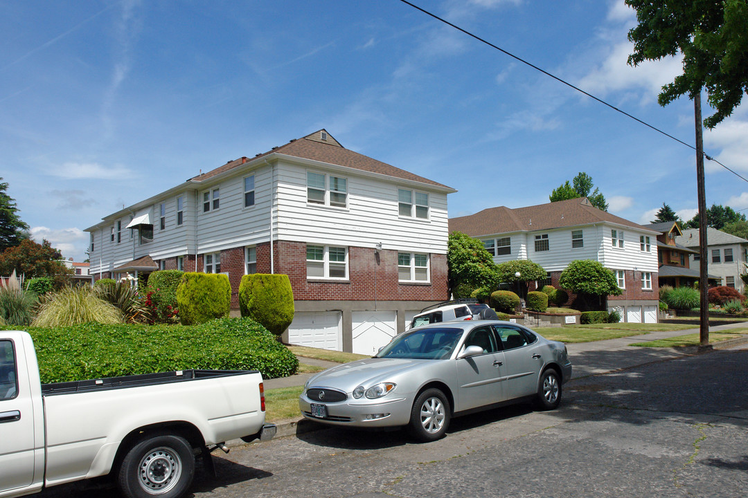 2145 NE Hancock St in Portland, OR - Building Photo